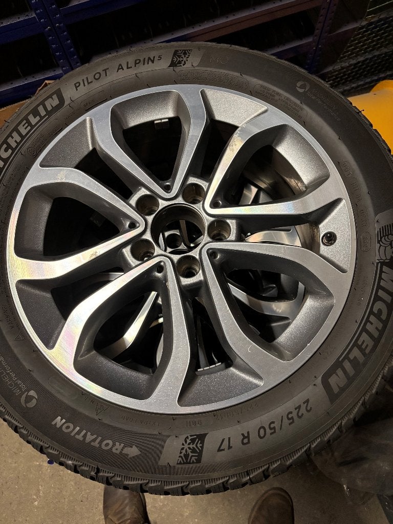 4 orginele Mercedes velgen met winterbanden 17 inch, Auto-onderdelen, Ophalen, Gebruikt, Banden en Velgen, 17 inch