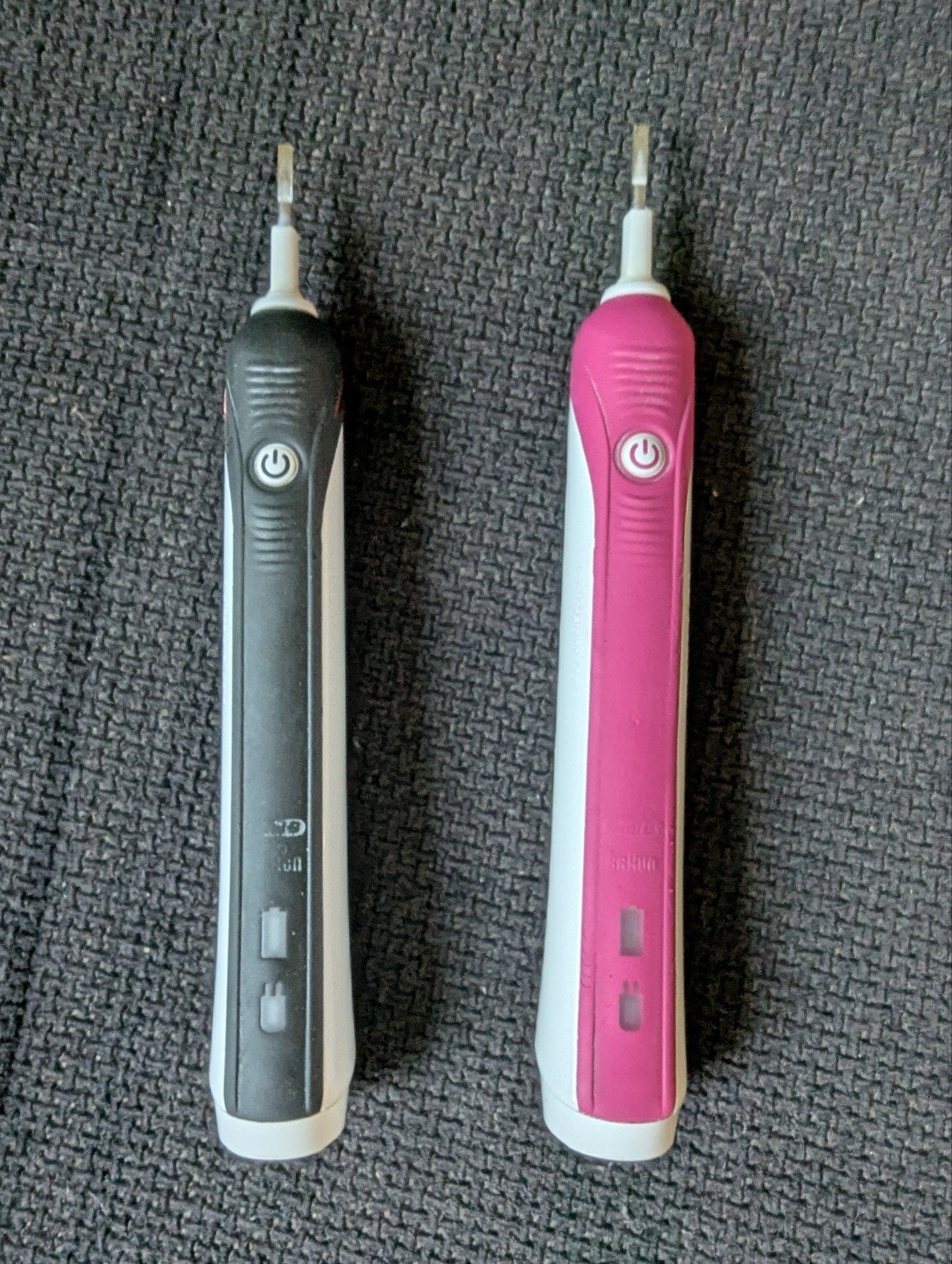 Oral-B elektrische tandenborstels met opladers en reisetui, Ophalen of Verzenden, Gebruikt, Mondverzorging