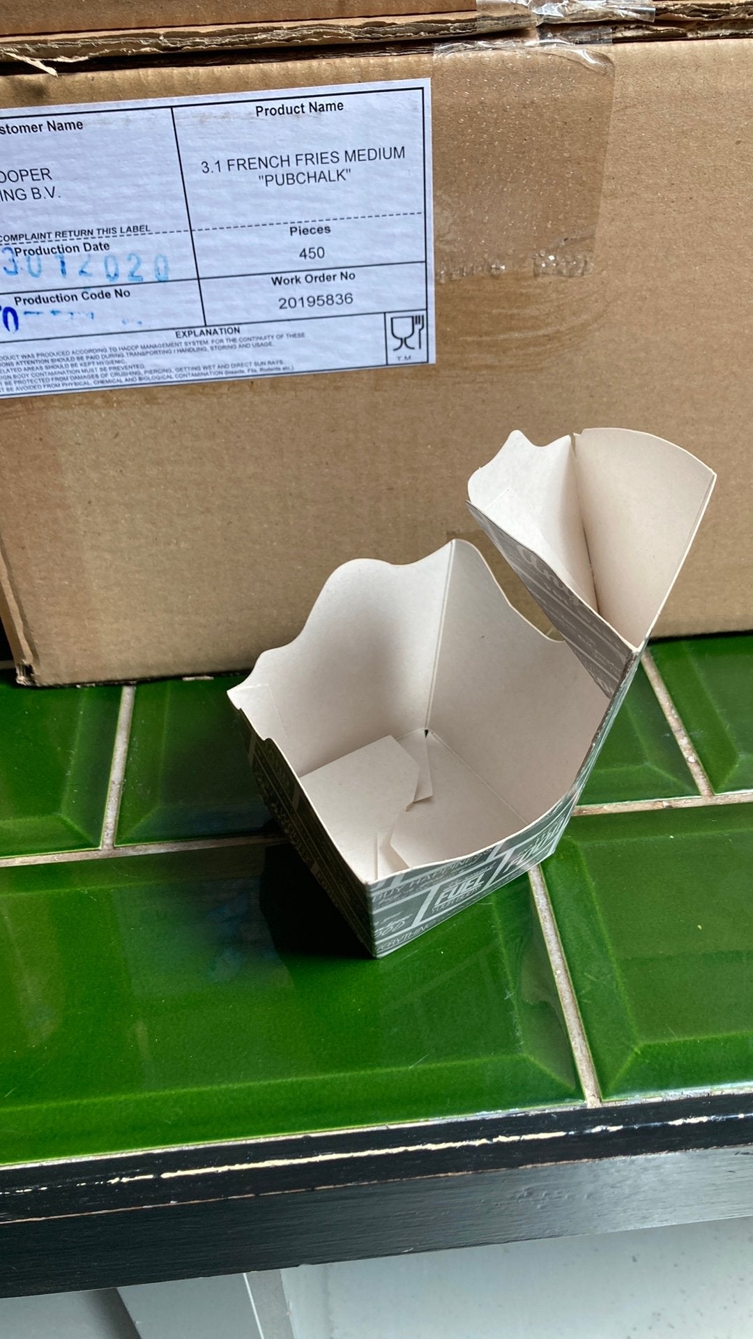 Partij kartonnen patatbakjes met sausbakje, Ophalen, ., Nieuw, Paardekoper