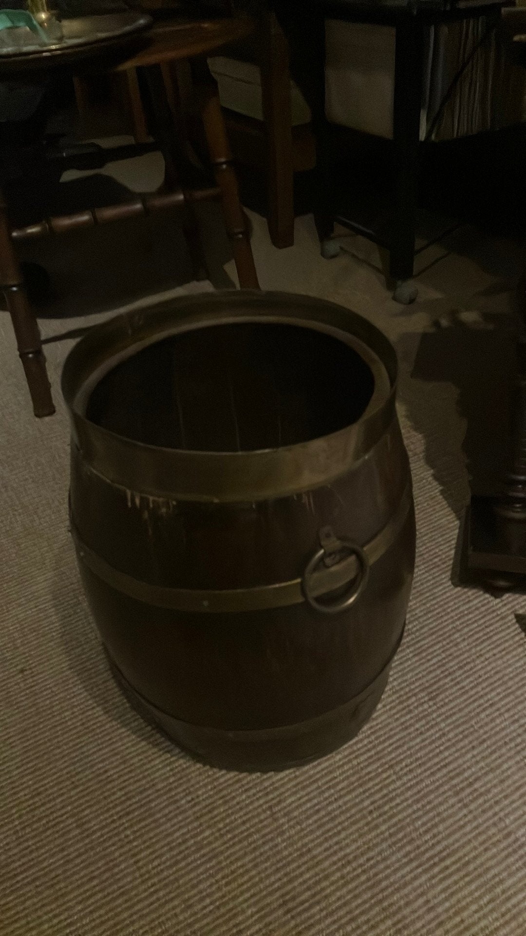 Ton van hout en koperen hoepels. Ongeveer 45 cm paraplubak, Ophalen, Zo goed als nieuw
