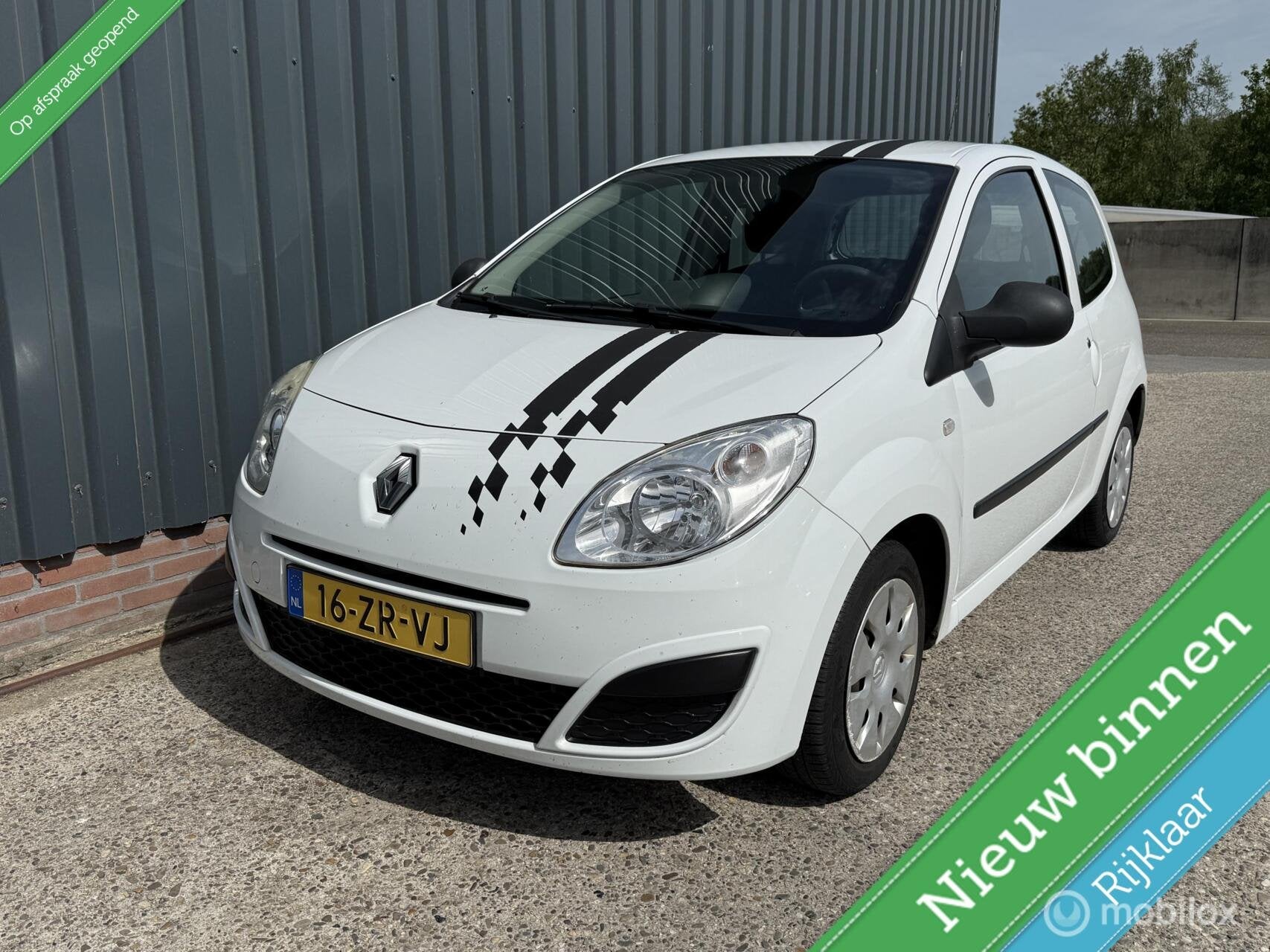 Renault Twingo 1.2 Authentique NAP/AIRCO/LANGE APK/ SLEUTELS, Voorwielaandrijving, Gebruikt, 31 €/maand, 4 cilinders