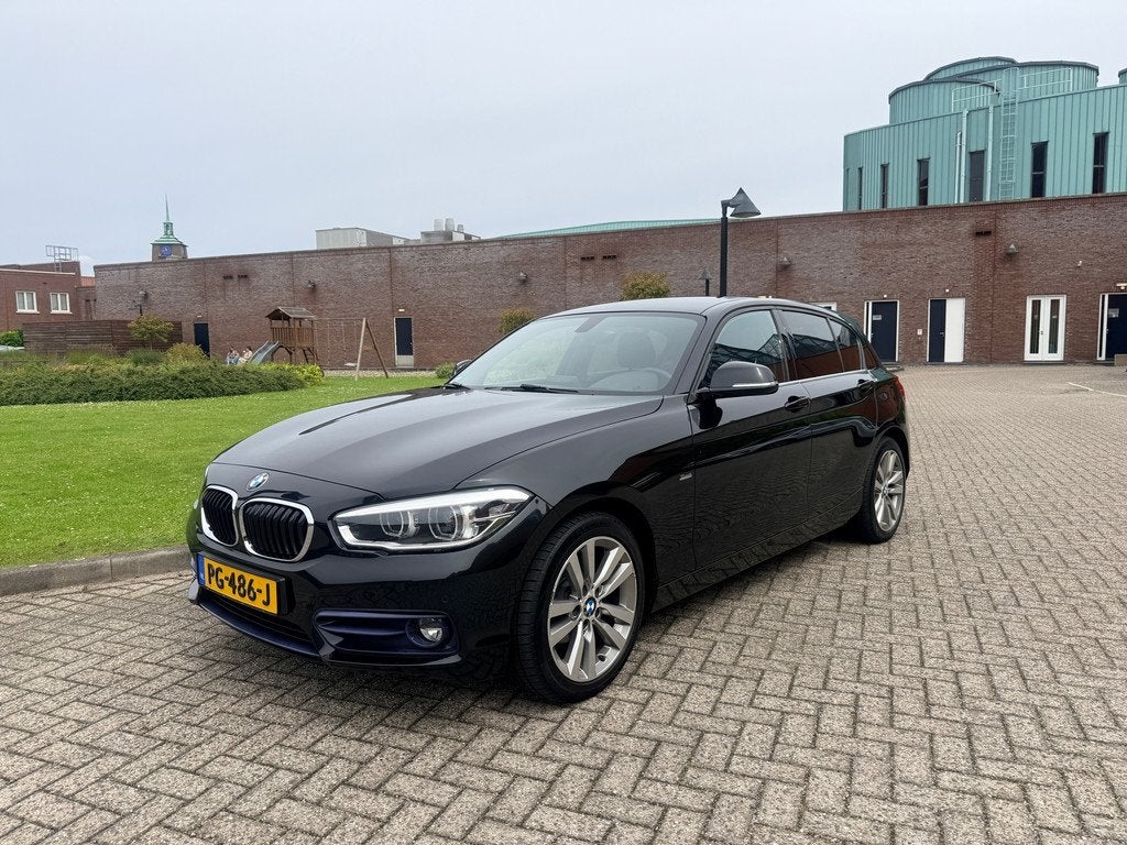 BMW 1-serie 116d Corporate Lease Executive automaat, Auto's, BMW, Gebruikt, Euro 6, Automatische klimaatregeling, 116 pk