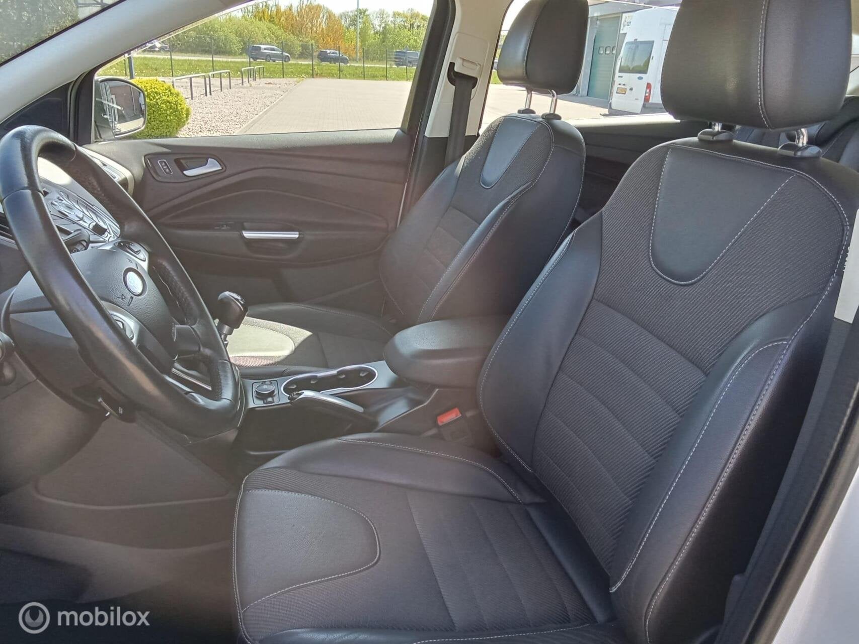 Foto 8 van Ford Kuga 1.5 Titanium Styling Pack/clima/cruis/trekhaak