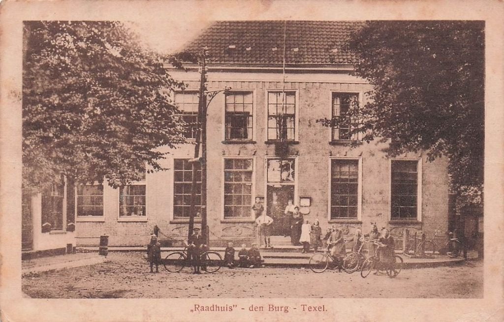 702-347-017 Raadhuis Den Burg Texel, Ophalen of Verzenden, Voor 1920, Noord-Holland