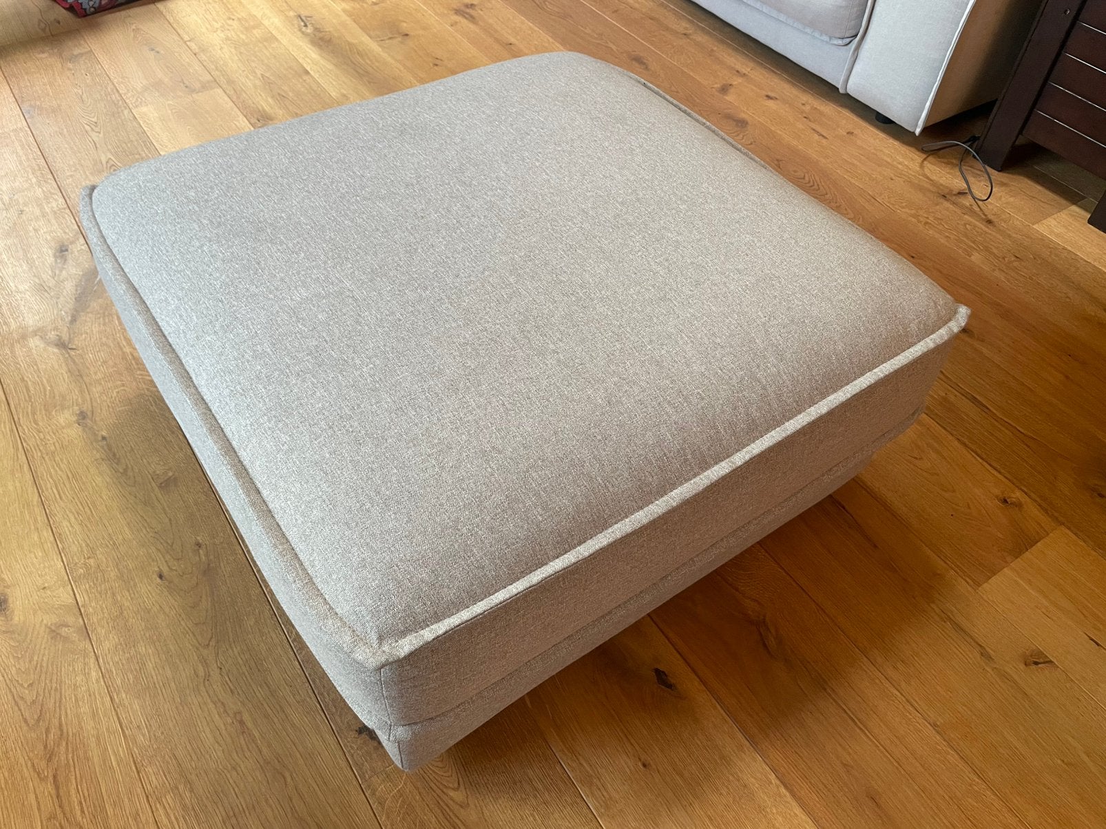 Bolia Noora poef / hocker zo goed als nieuw, Ophalen, Zo goed als nieuw, Vierkant, 75 tot 100 cm
