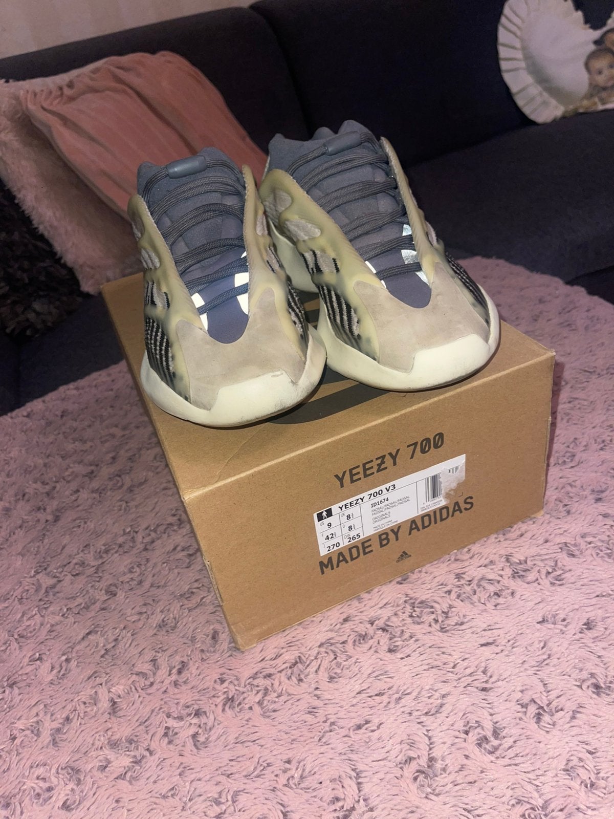 Adidas yeezy 700 v3 fade salt, Ophalen of Verzenden, Nieuw, Overige kleuren, Sneakers of Gympen