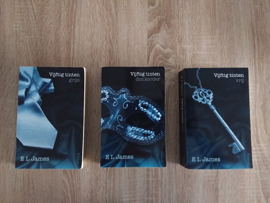 Leesboeken 50 tinten grijs - E.L. James, Ophalen of Verzenden, Zo goed als nieuw, E.L. James