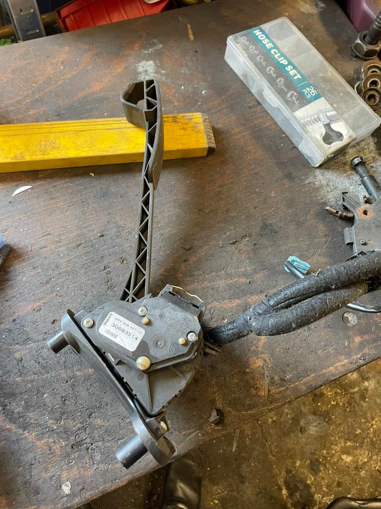 Gaspedaal volvo d5, Ophalen, Zo goed als nieuw
