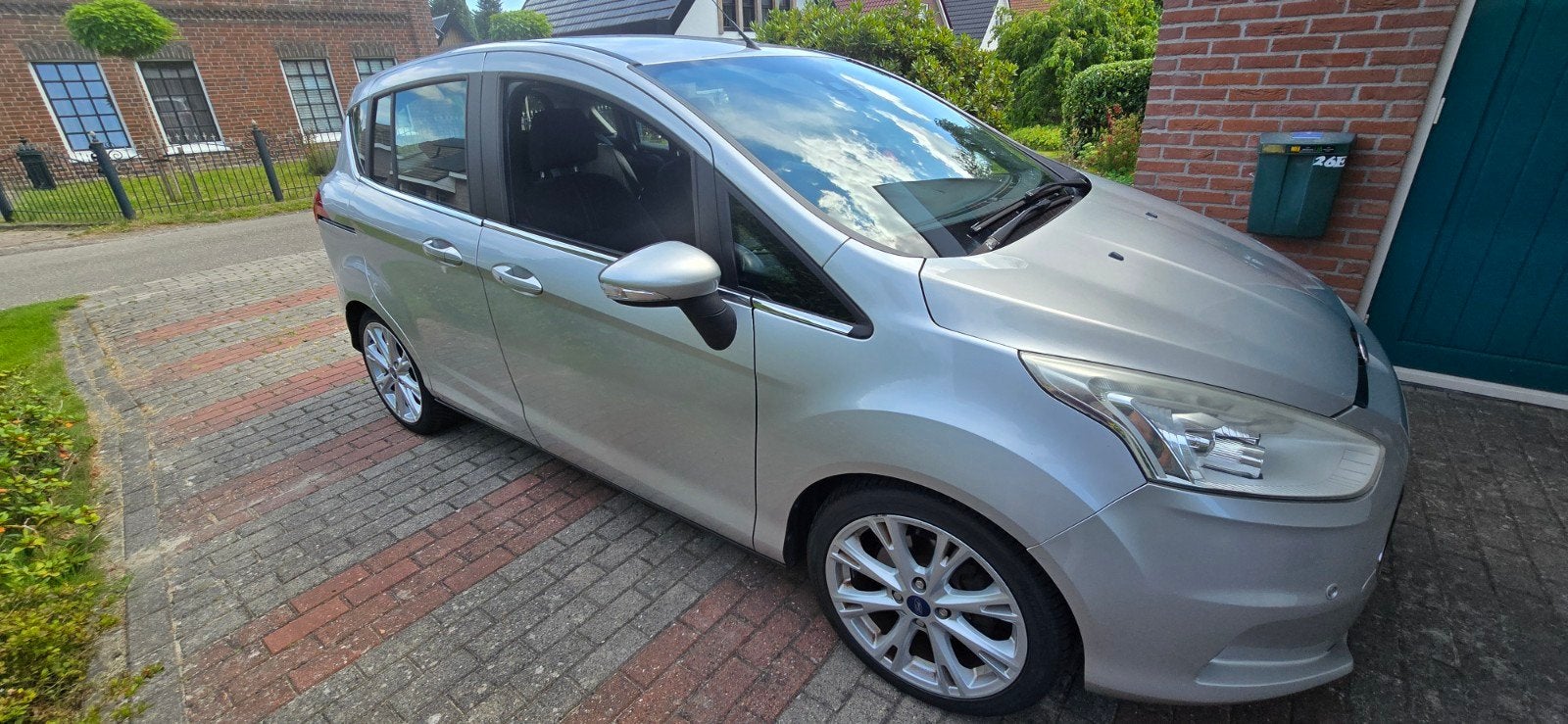 Ford B-Max 1.0 Ecoboost 92KW/125PK 2013 Grijs, Auto's, Voorwielaandrijving, 125 pk, 750 kg, Handgeschakeld
