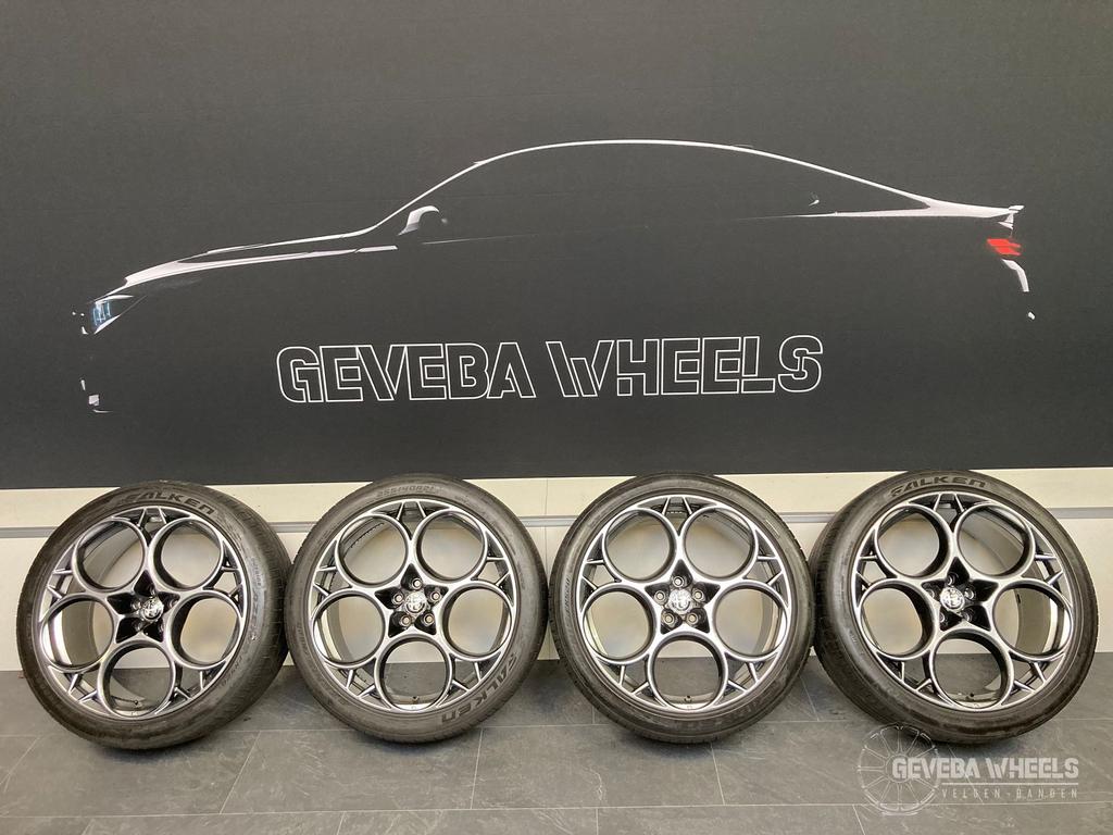 21” originele Alfa Romeo Stelvio Quadrifoglio velgen banden, Gebruikt, 255 mm, -, -