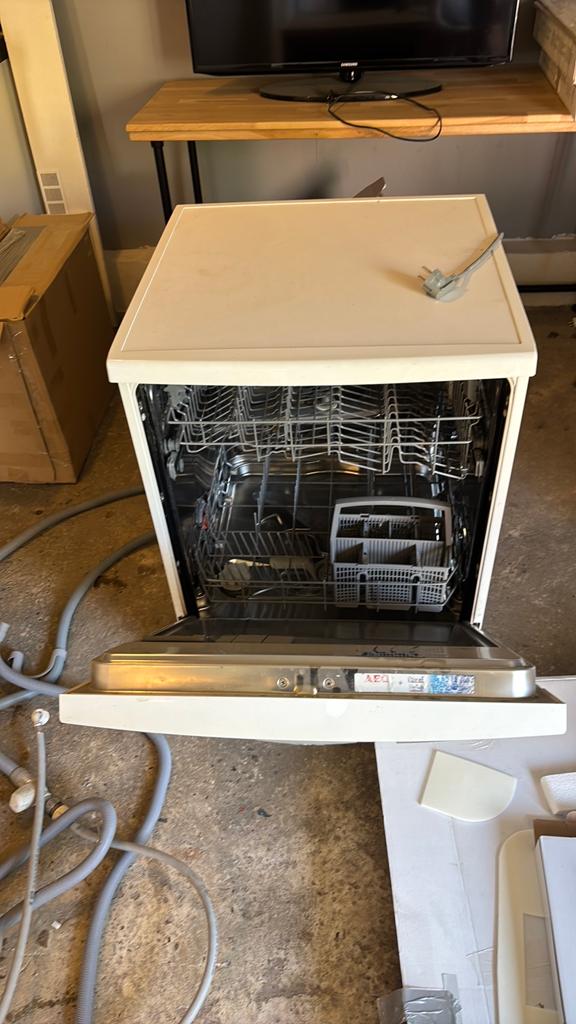 AEG vaatwasser, Ophalen, Zo goed als nieuw, Minder dan 85 cm