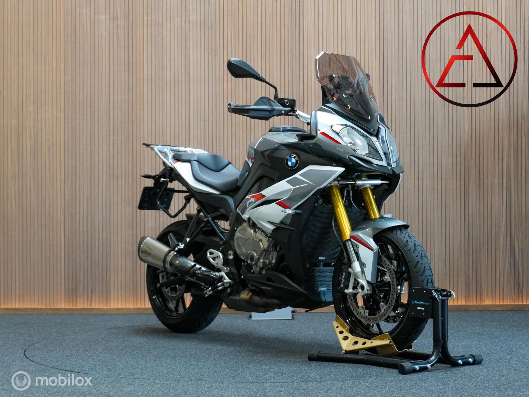 BMW S 1000 XR 2017 - LeoVince uitlaat - 18.025 km, Motoren, Bedrijf, Toermotor, 999 cc, Info@bmw.nl