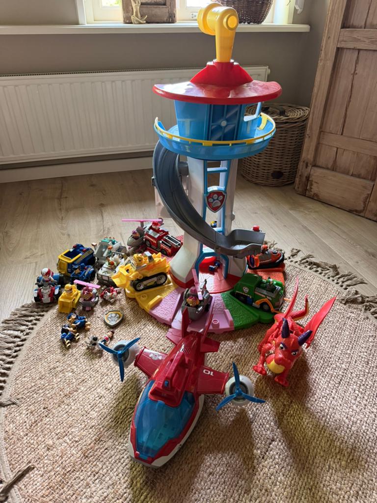 Paw patrol uitkijktoren en extra’s, Ophalen of Verzenden, Zo goed als nieuw