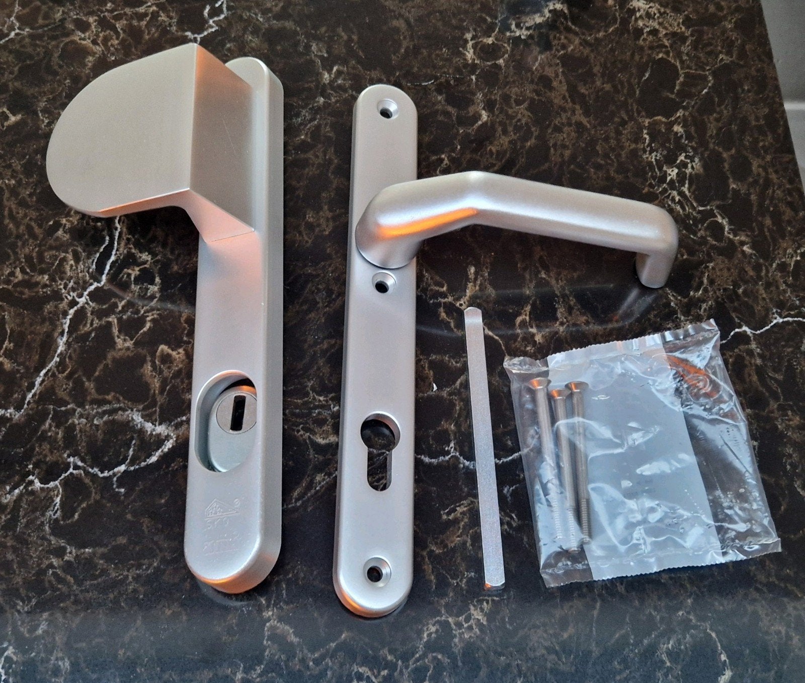 Ami Veiligheidsbeslag SKG*** Knop/Kruk, Ophalen of Verzenden, Zo goed als nieuw, Klink of Kruk