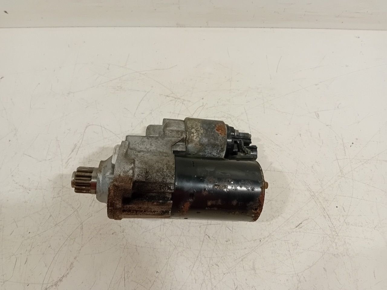 Startmotor Volkswagen Golf, Van der Ven Autorecycling B.V., Gebruikt, Ettenseweg 76, 4706 PB Roosendaal, The Netherlands, Herkomst onderdeel bekend