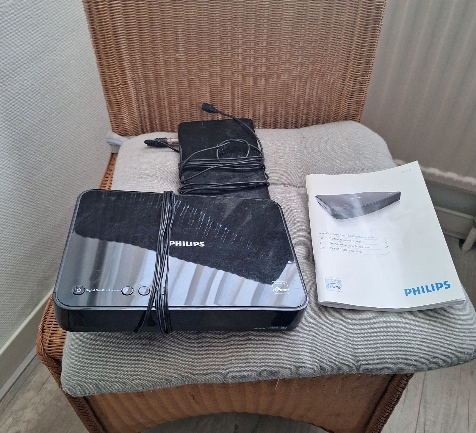 Philips Digital Set-Top Box met handleiding, Audio, Tv en Foto, Decoders en Harddiskrecorders, Ophalen of Verzenden