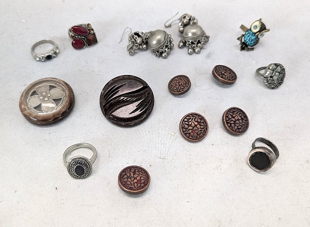 lotje ringen knopen en oorbellen, Sieraden, Tassen en Uiterlijk, Ringen, Overige materialen, Gebruikt, Overige kleuren, Ophalen of Verzenden