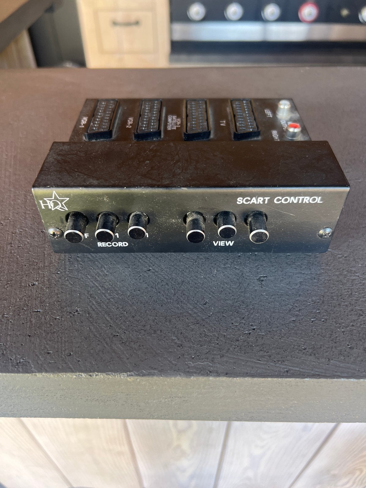 HR Scart Control - 4-weg Scart Switch met Audio Output, Audio, Tv en Foto, Audiokabels en Televisiekabels, Ophalen, Gebruikt, Minder dan 2 meter