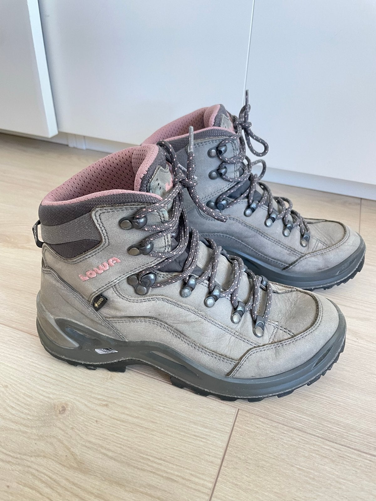 Lowa wandelschoenen maat 38, Ophalen of Verzenden, Zo goed als nieuw, Schoenen