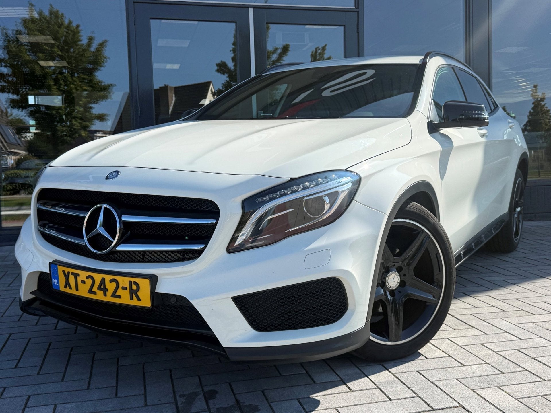 Mercedes-Benz GLA-klasse 180 AMG Night Edition Camera Navi, Auto's, Gebruikt, Euro 6, 4 cilinders, 715 kg
