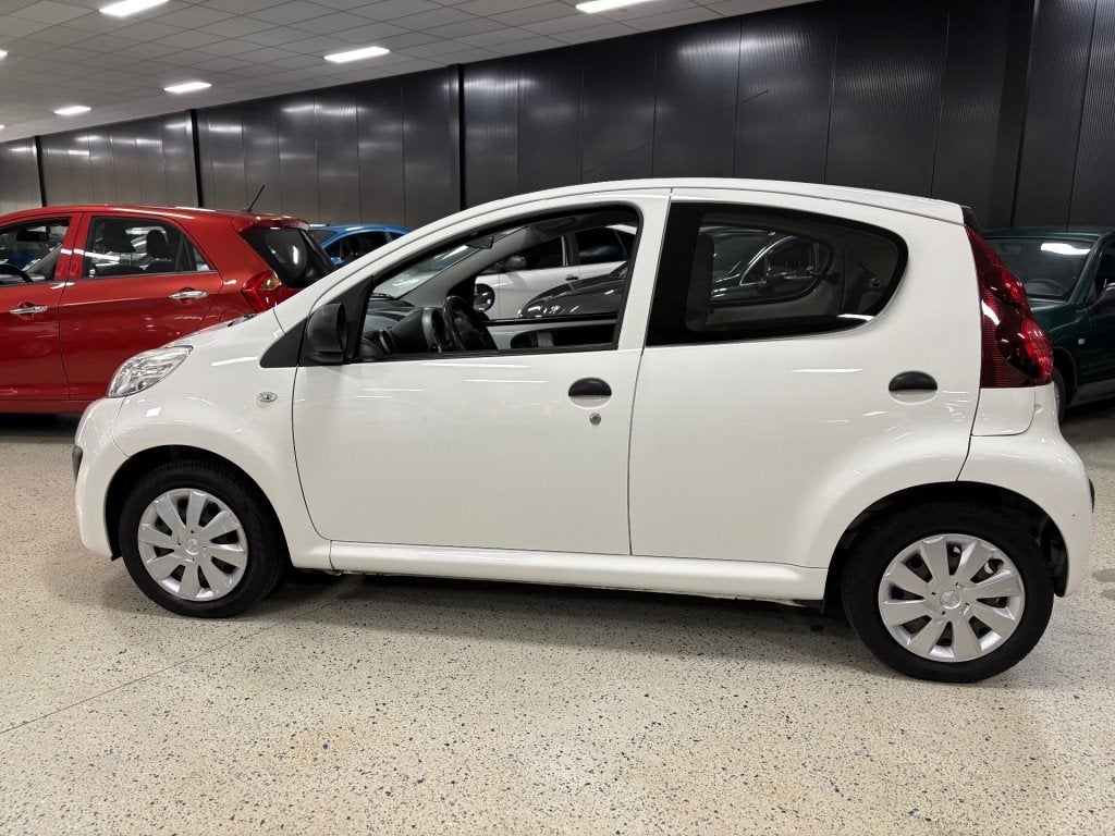 Foto 2 van Peugeot 107 1.0 Airco 5 Deurs apk 7-27 NL auto NAP