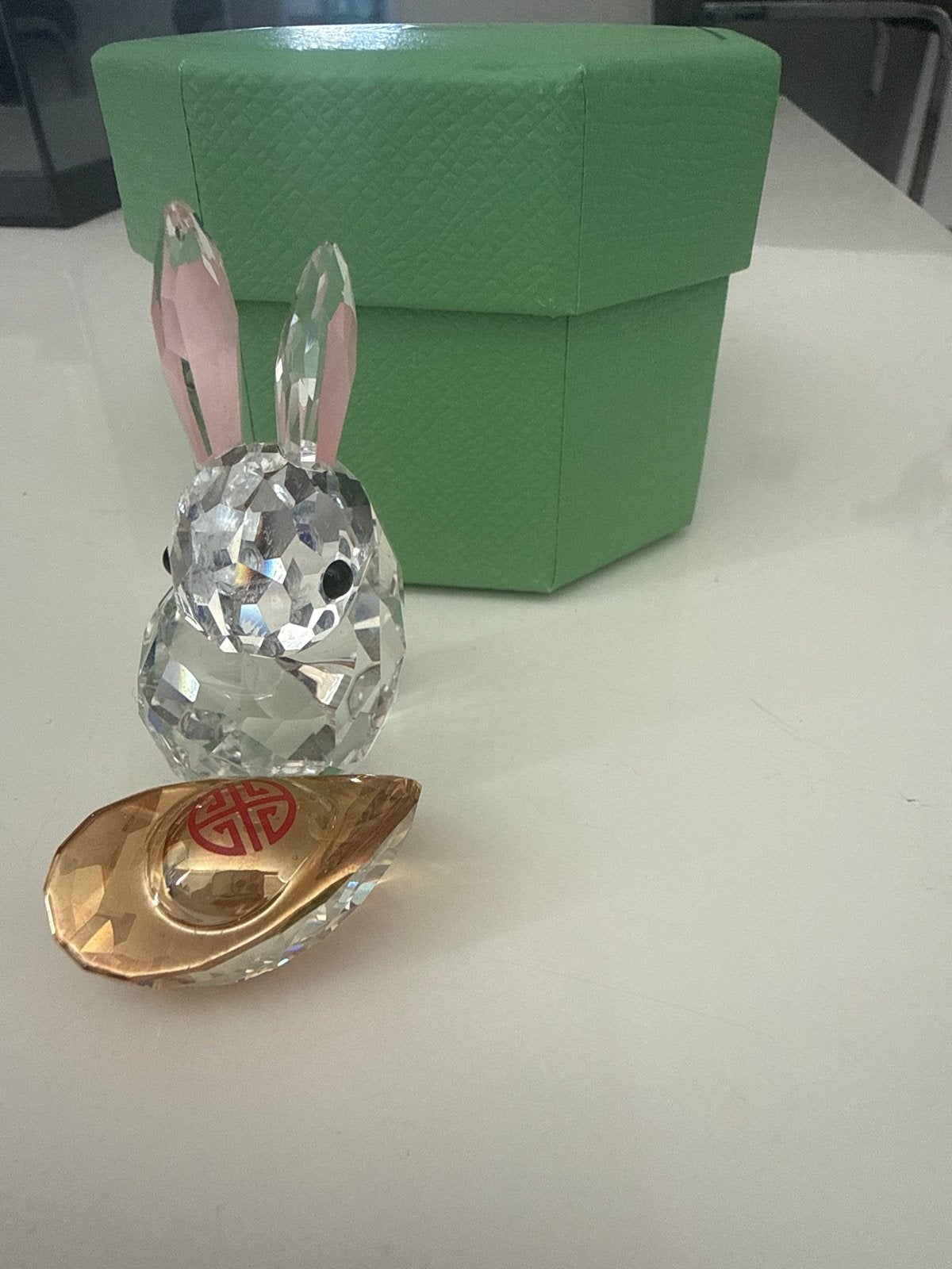 Swarovski Kristal Konijn met Gouden Ingot, Ophalen of Verzenden, Zo goed als nieuw, Dier