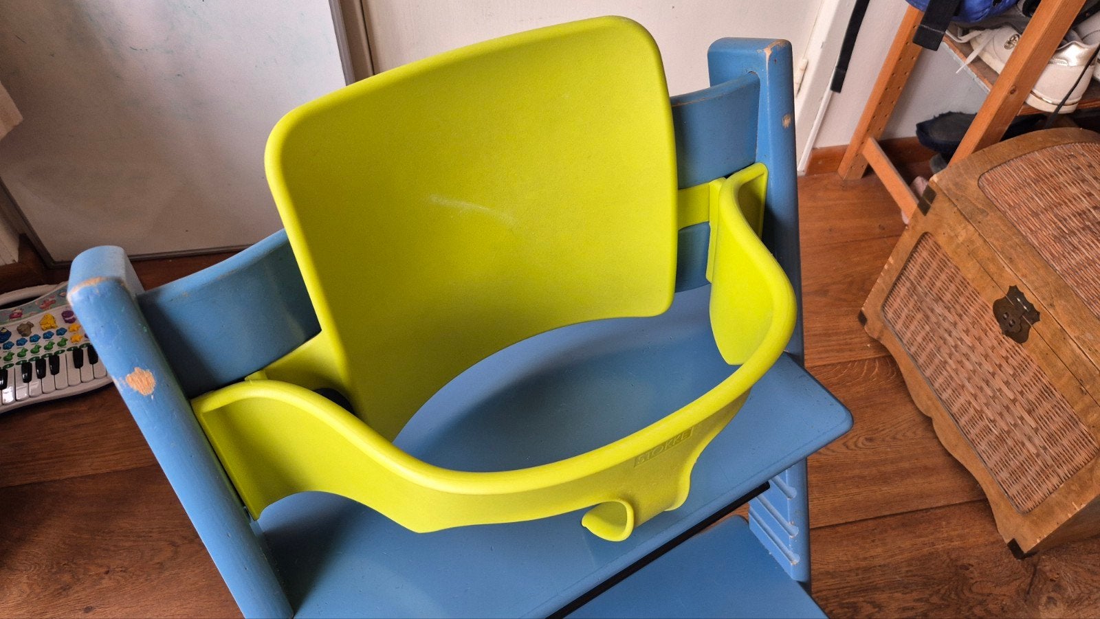 Stokke Tripp Trapp kinderstoel met babyset, Kinderen en Baby's, Kinderstoelen, Ophalen of Verzenden, Gebruikt, Meegroeistoel, Gordel(s)