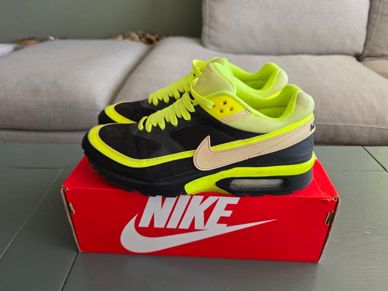 Nike air max classic bw volts maat 43, Ophalen of Verzenden
