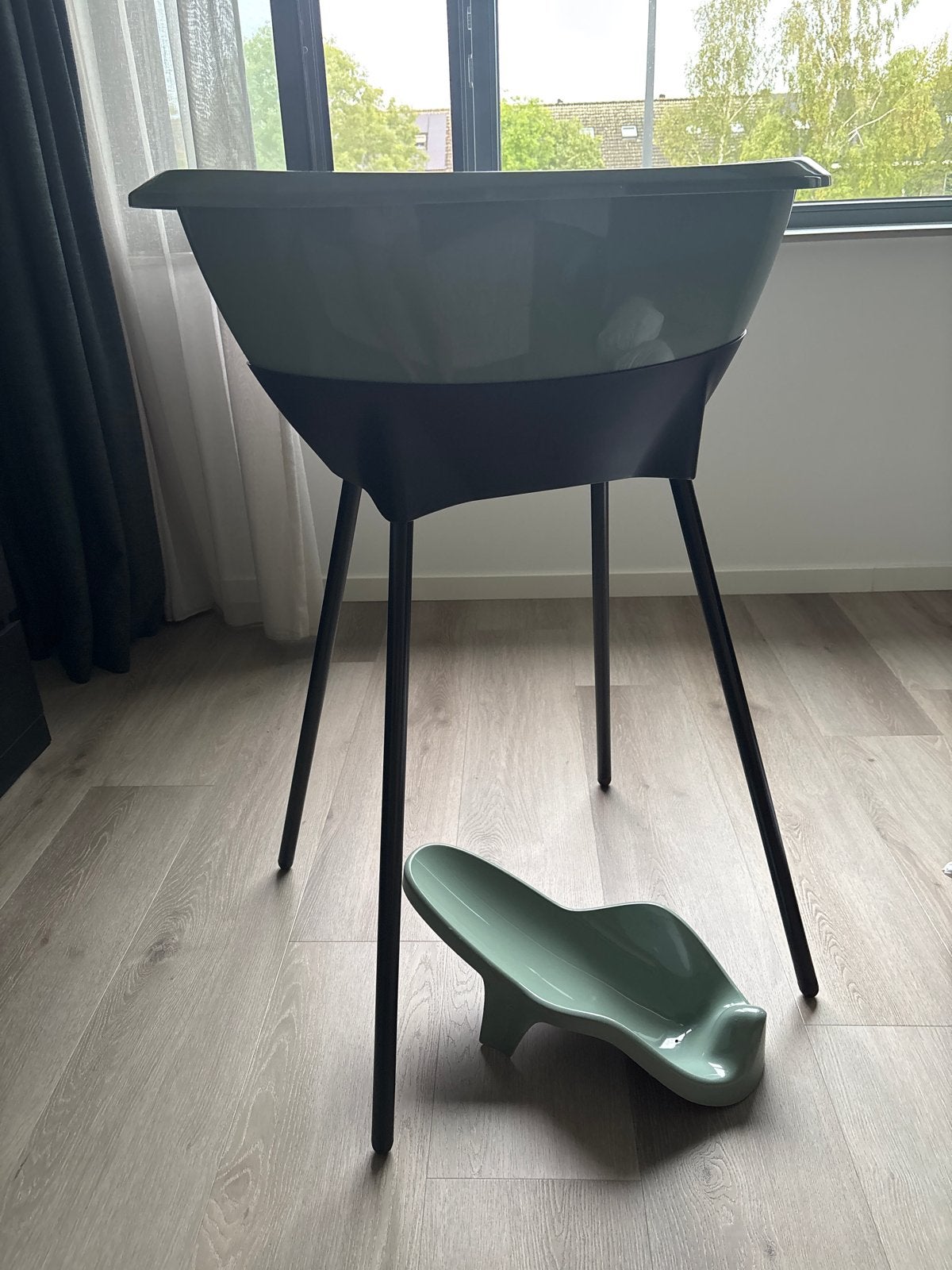 Luma Babybadje met standaard en badzitje - Zo goed als nieuw, Ophalen, Zo goed als nieuw, Badje, Overige merken