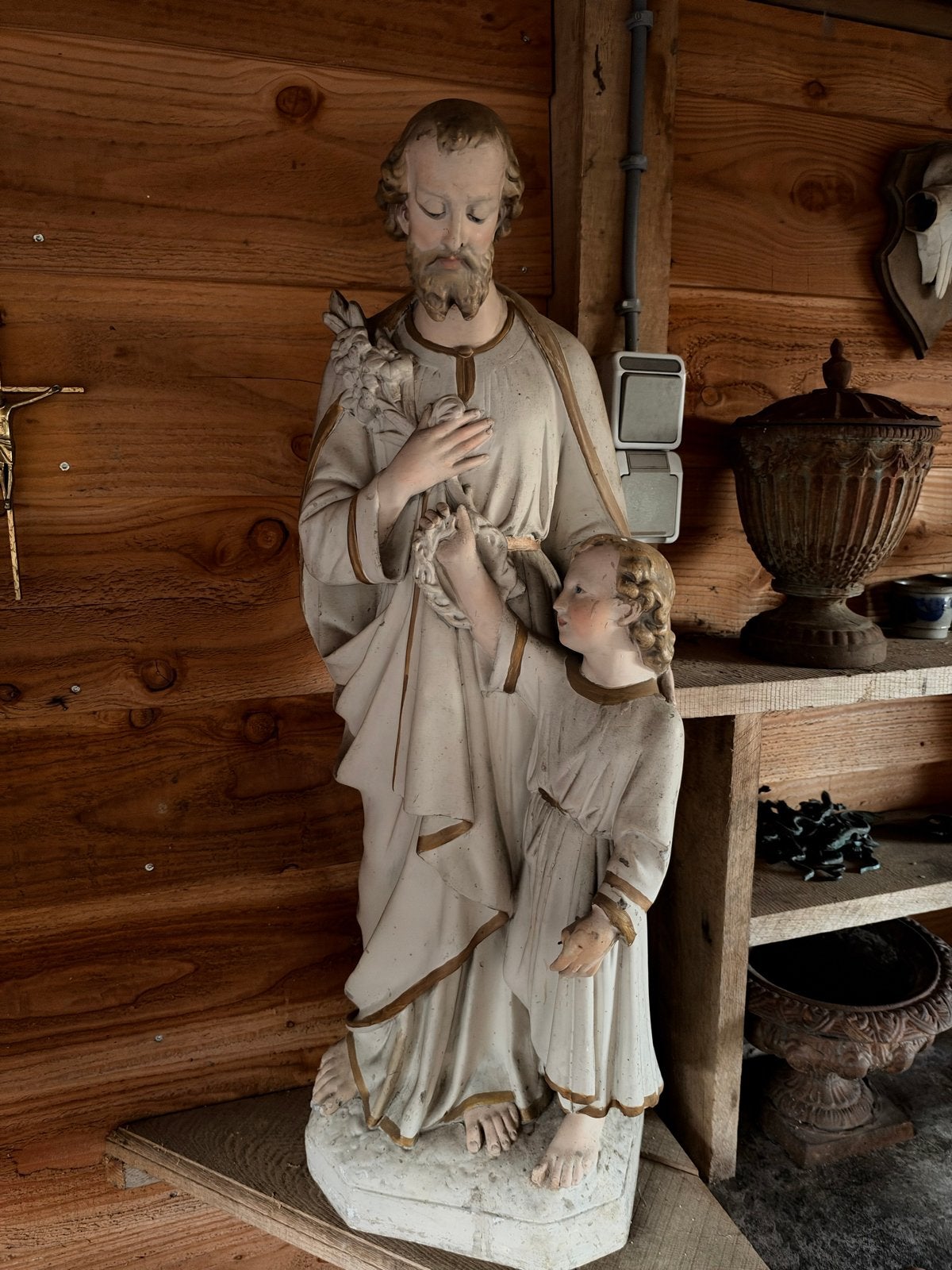 Antiek beeld van Sint Jozef met kind 87 cm, Antiek en Kunst, Ophalen, Gips, 50 - 100 cm, Wit