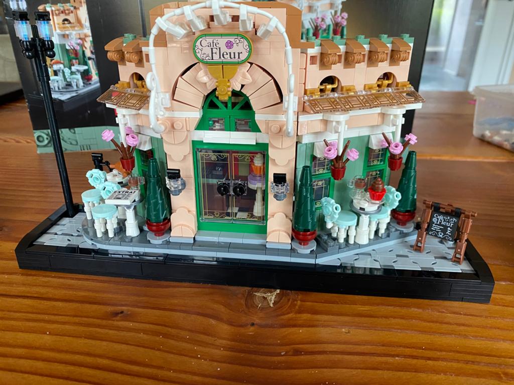 Lego 10362 French café, Ophalen, Zo goed als nieuw