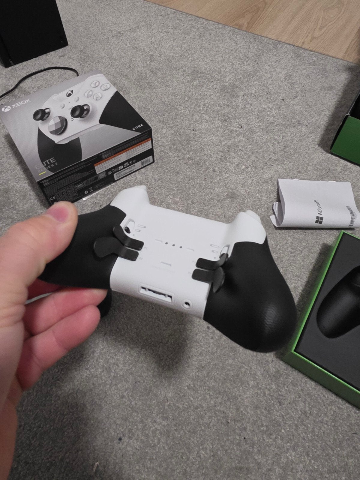 Foto 8 van Xbox Series X 1Tb met Elite Series 2 Core controller
