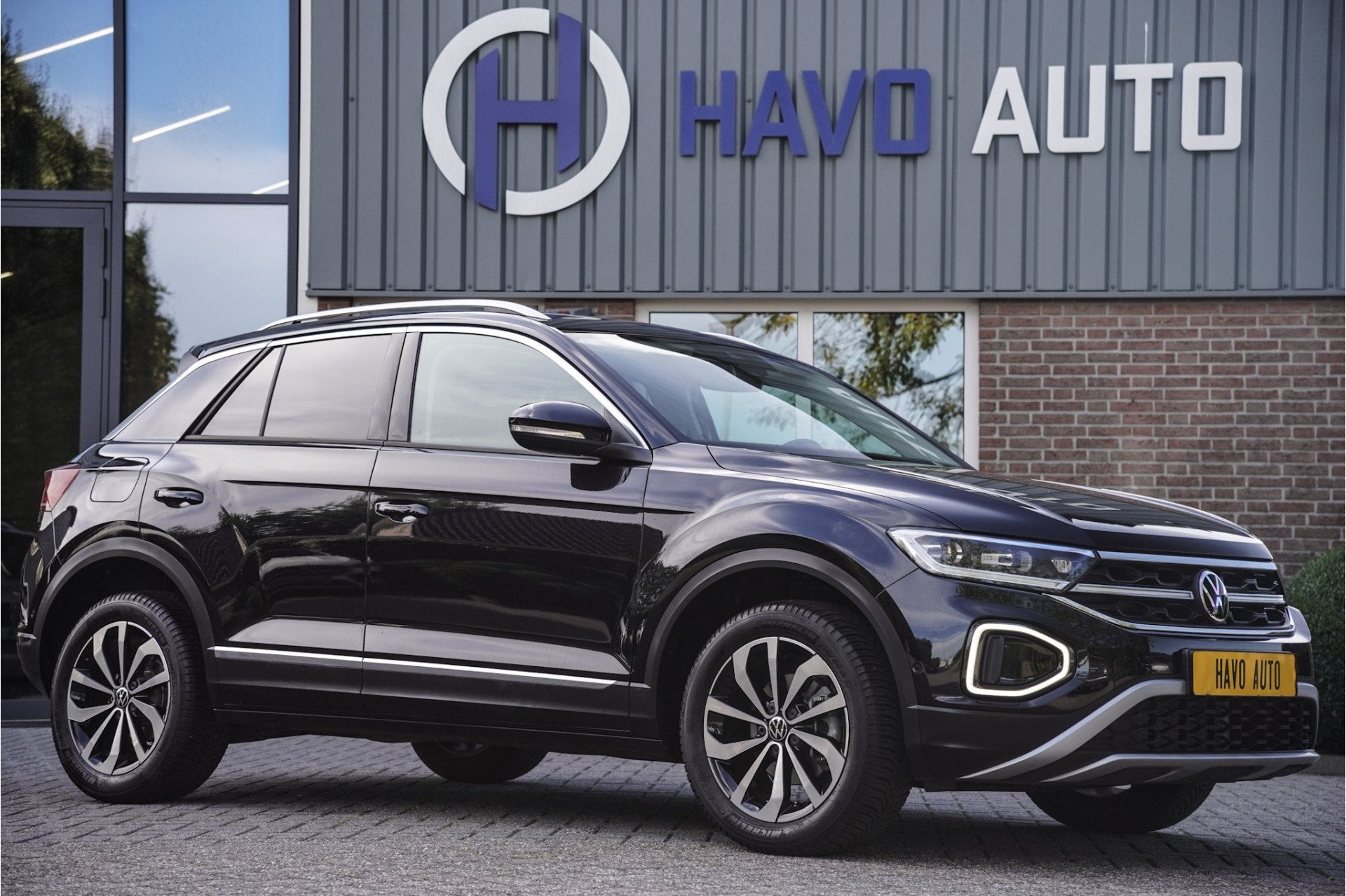Volkswagen T-Roc 1.0 TSI Style, CAMERA, NAVI, LED, STOELVERW, Voorwielaandrijving, Gebruikt, Zwart, Origineel Nederlands