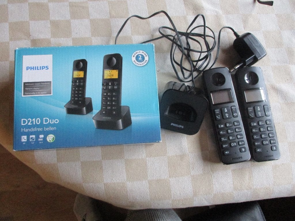 2 vaste telefoons van Philips werkend met 1 laadstation, Ophalen of Verzenden, Zo goed als nieuw, 2 handsets
