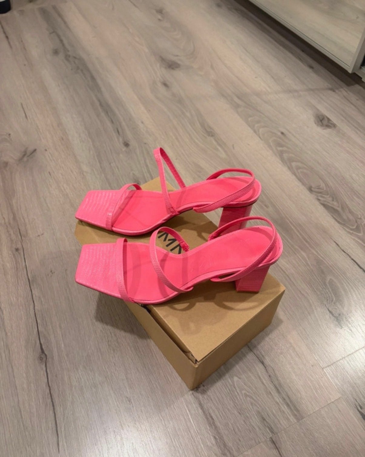 MNG Roze Sandalen met Blokhak - Maat 40, Kleding | Dames, Ophalen of Verzenden, Nieuw, Roze, Sandalen of Muiltjes
