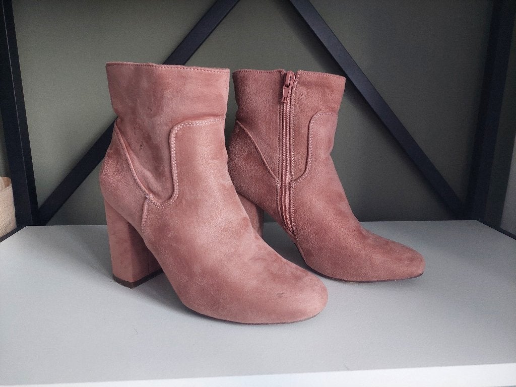 Lichtroze suede laarsjes, Kleding | Dames, Lage of Enkellaarzen, Seventy Seven, Ophalen of Verzenden, Zo goed als nieuw