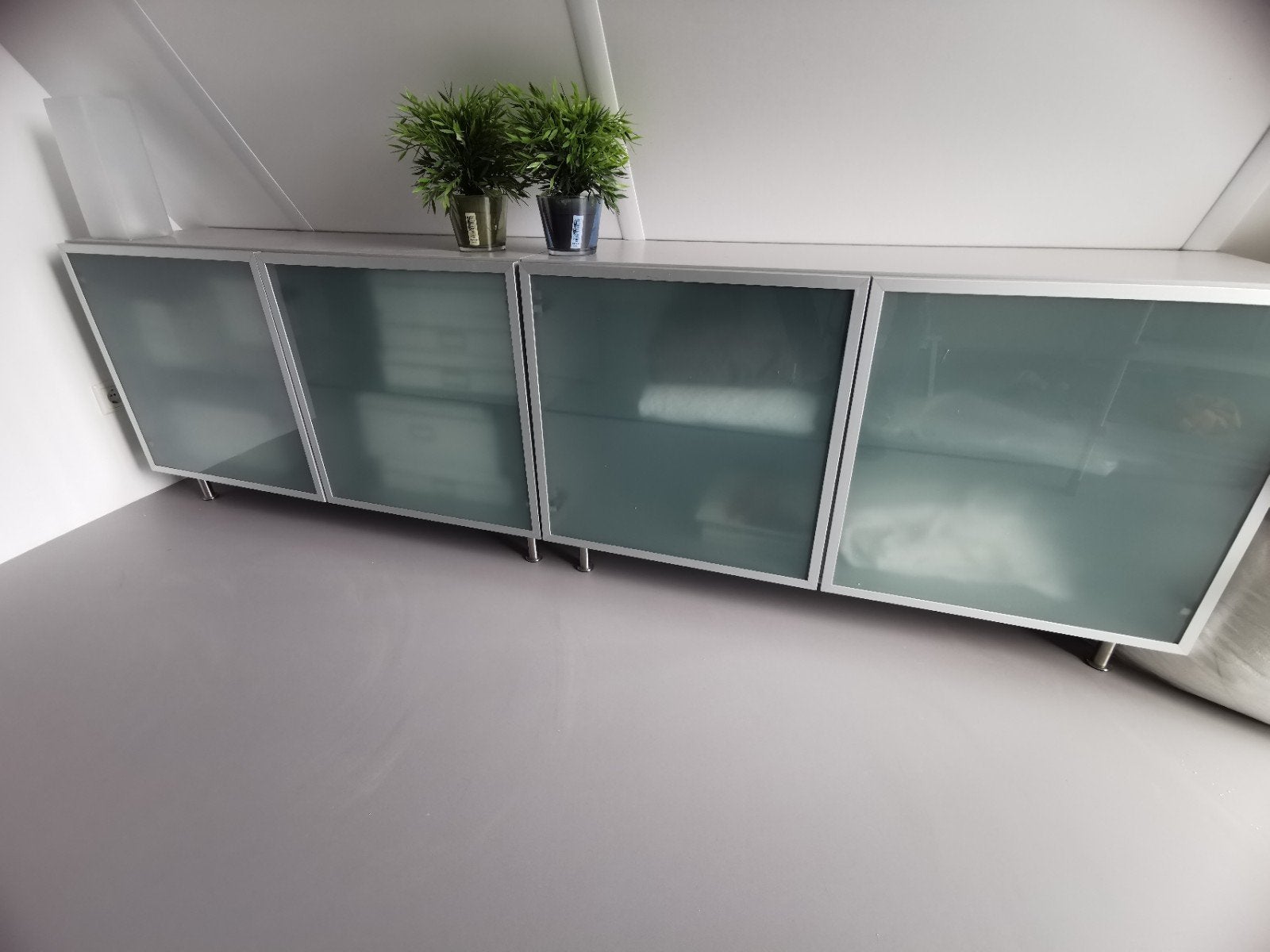 2x Ikea kast met glazen deuren, Ophalen, Gebruikt