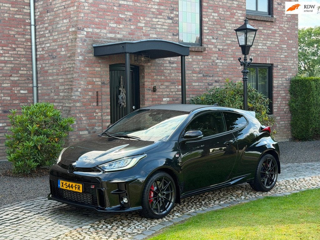 Toyota Yaris 1.6 GR Four Performance Akrapovic Carbon 18 inc, 13 km/l, 1618 cc, Gebruikt, 4 stoelen