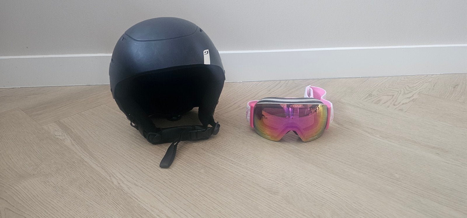 Nieuwe skihelm incl. ski bril - slechts 1 uur gebruikt!, Sport en Fitness, Skiën en Langlaufen, Overige typen, Zo goed als nieuw