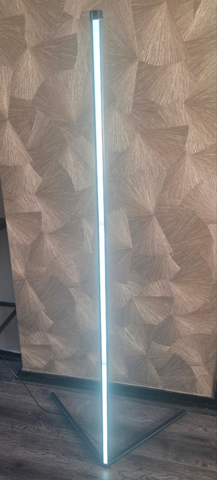 Moderne Minimalistische LED Hoeklamp - Zwart Metaal, 1.43m, 100 tot 150 cm, Nieuw, Metaal, Ophalen