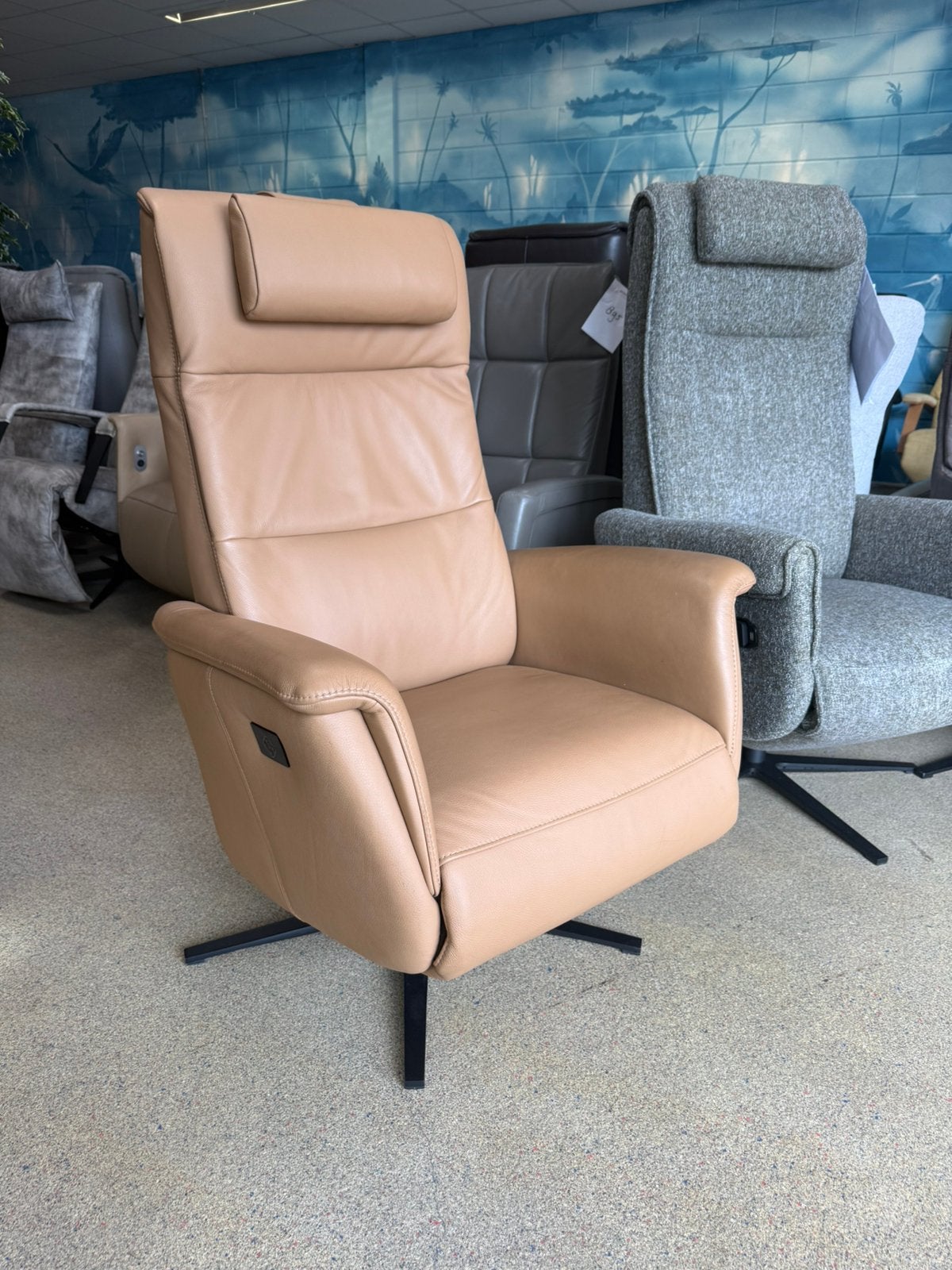Gebruikt & nieuw sta op relax stoel/fauteuil gratis bezorgd, Huis en Inrichting, Ophalen of Verzenden, Zo goed als nieuw, Leer