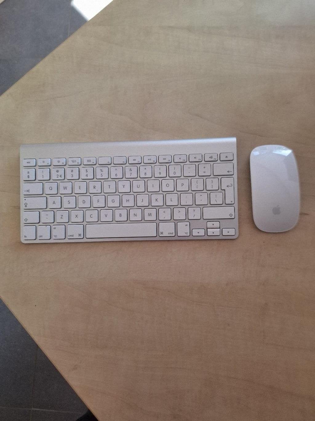 te koop een nette set Apple mouse1 en Apple Toetsenbord1, Ophalen, Gebruikt, Toetsenbord en muis-set, Draadloos