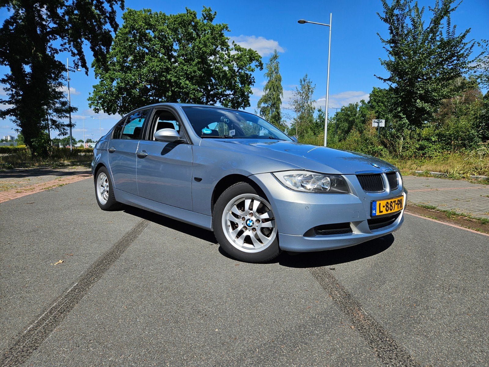 BMW 318i Heel goed onderhouden!, Auto's, BMW, Zwart, 4 cilinders, 129 pk, Handgeschakeld