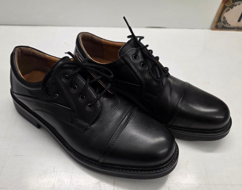 Nette zwarte veterschoenen, maat 44, Zwart, Ophalen of Verzenden, Zo goed als nieuw, Bristol