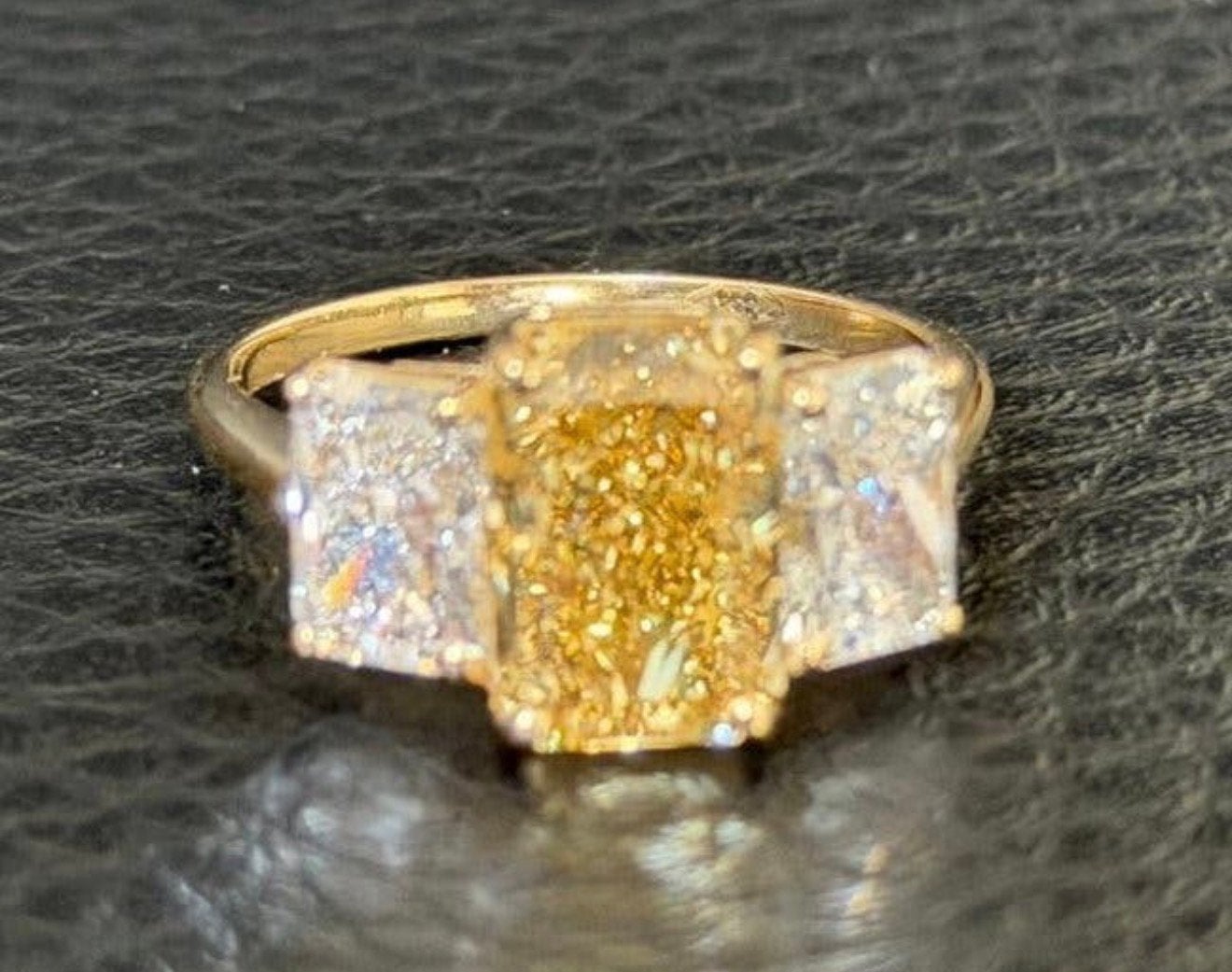Gouden ring met fancy yellow diamant 5.06ct met certificaat!, Sieraden, Tassen en Uiterlijk, Geel, Nieuw, Ophalen of Verzenden