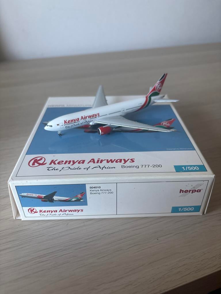 Herpa Wings Kenya Airways B777-200 - Zo goed als nieuw, Hobby en Vrije tijd, Modelbouw | Vliegtuigen en Helikopters, Overige merken