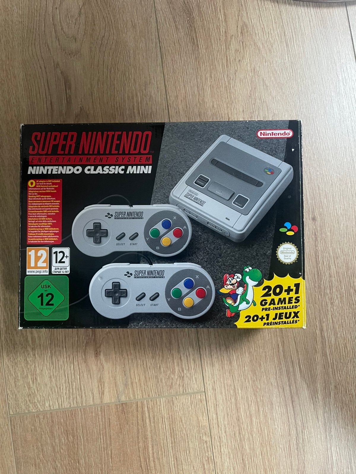Snes mini, Spelcomputers en Games, Ophalen of Verzenden, Zo goed als nieuw, Met 2 controllers
