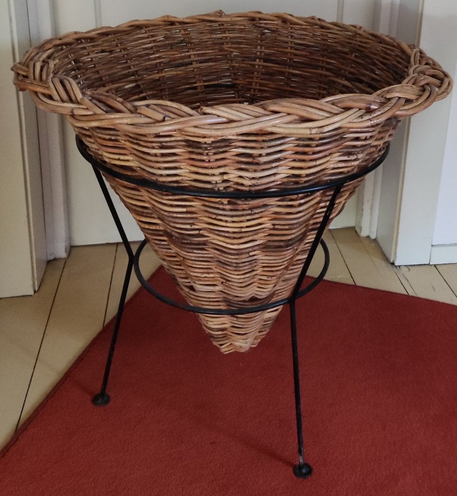 Rotan winkelmand / puntmand in frame, Antiek en Kunst, Ophalen