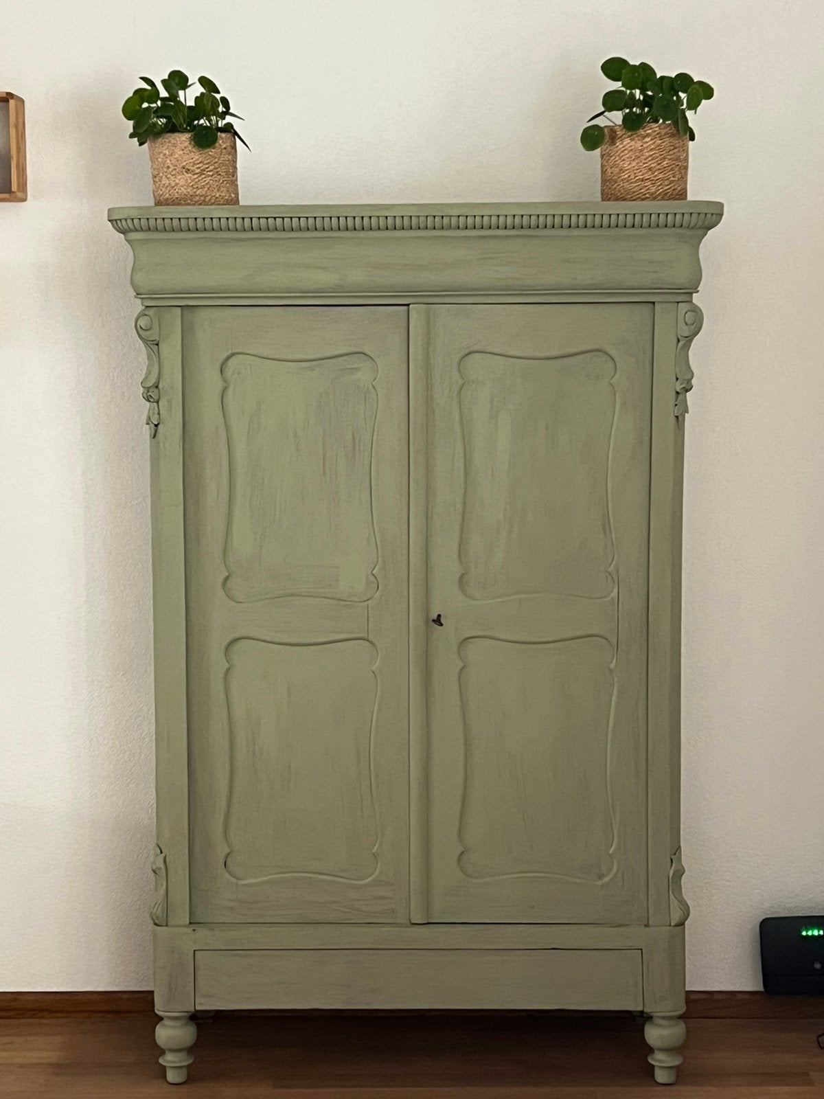 Antieke Franse linnenkast in Louis XV-stijl, Ophalen
