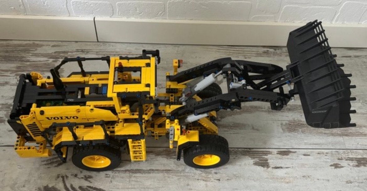 Lego Technic Volvo L350F Wiellader (42030), Ophalen of Verzenden, Zo goed als nieuw, Overige merken